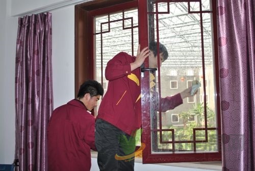 濰坊家政服務一條龍  專業擦玻璃，室內外保潔