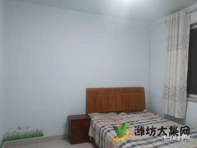 此房為結(jié)婚準(zhǔn)備，舒適三室，精裝修，現(xiàn)因換大房，找有