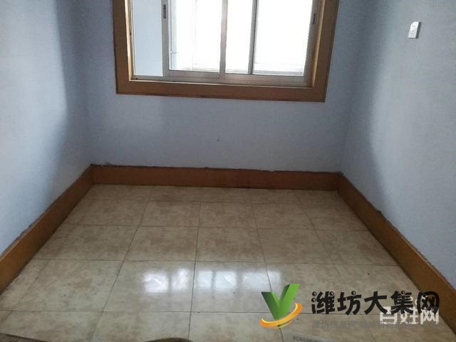 32萬購教師公寓，二樓三室朝陽，領包入住