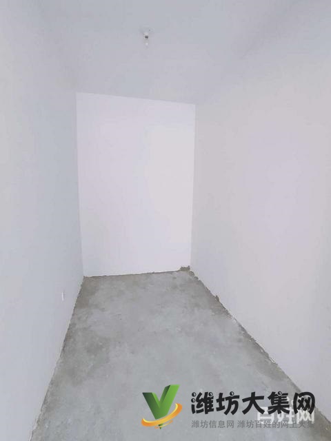 玫瑰公館一樓帶大院！送城市會客廳！三居，更名貸款，