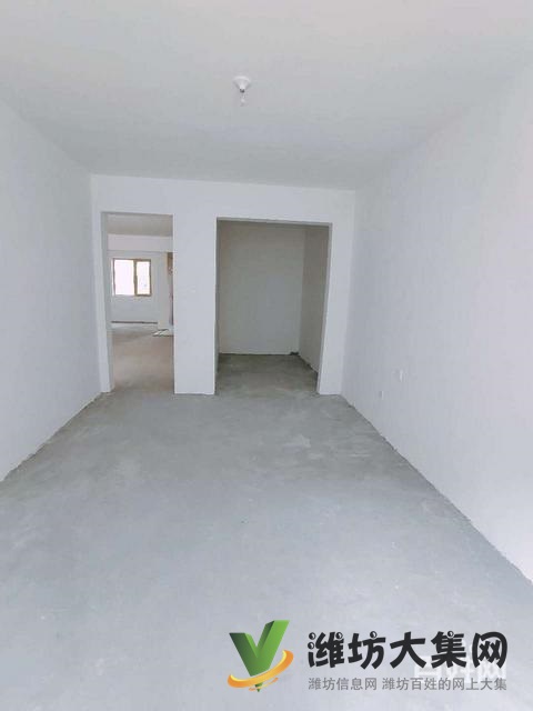 玫瑰公館一樓帶大院！送城市會客廳！三居，更名貸款，