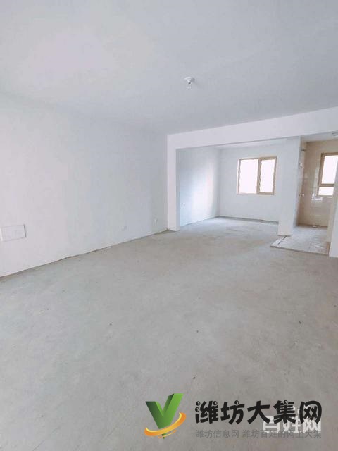 玫瑰公館一樓帶大院！送城市會客廳！三居，更名貸款，