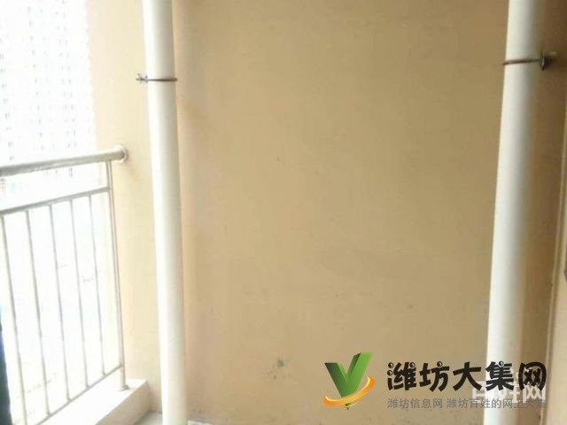 低首付 區政府近 凡爾賽麗都 客廳朝陽 新房未住