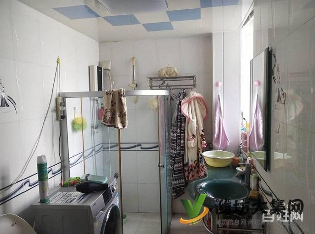 健康街濰州路 佳樂家近 領秀華城多層三樓 精裝兩室