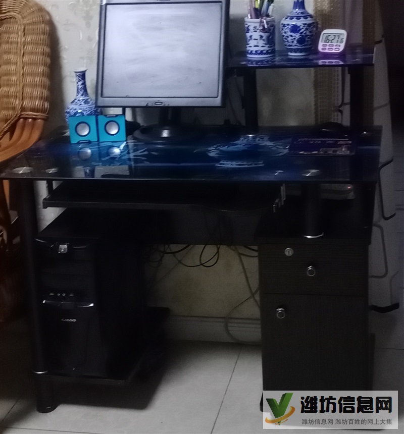 電腦桌子處理一張。全新。148元。